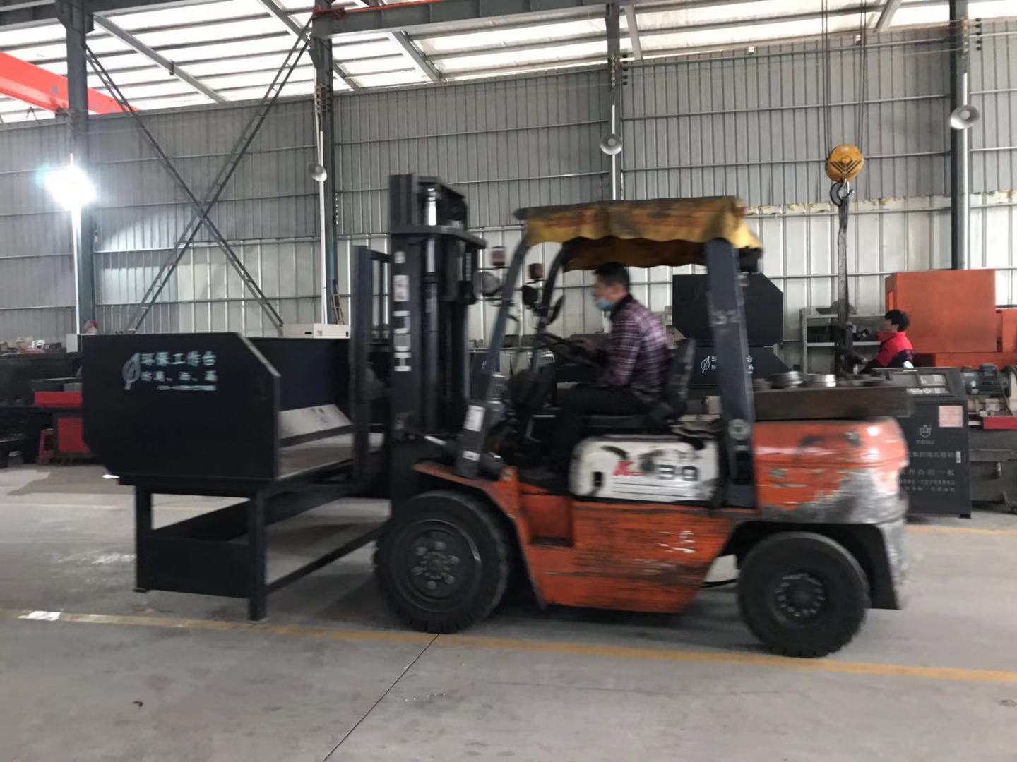 感謝泉州市聰勤機(jī)械制造有限公司惠購三工位工作臺（含圍邊）