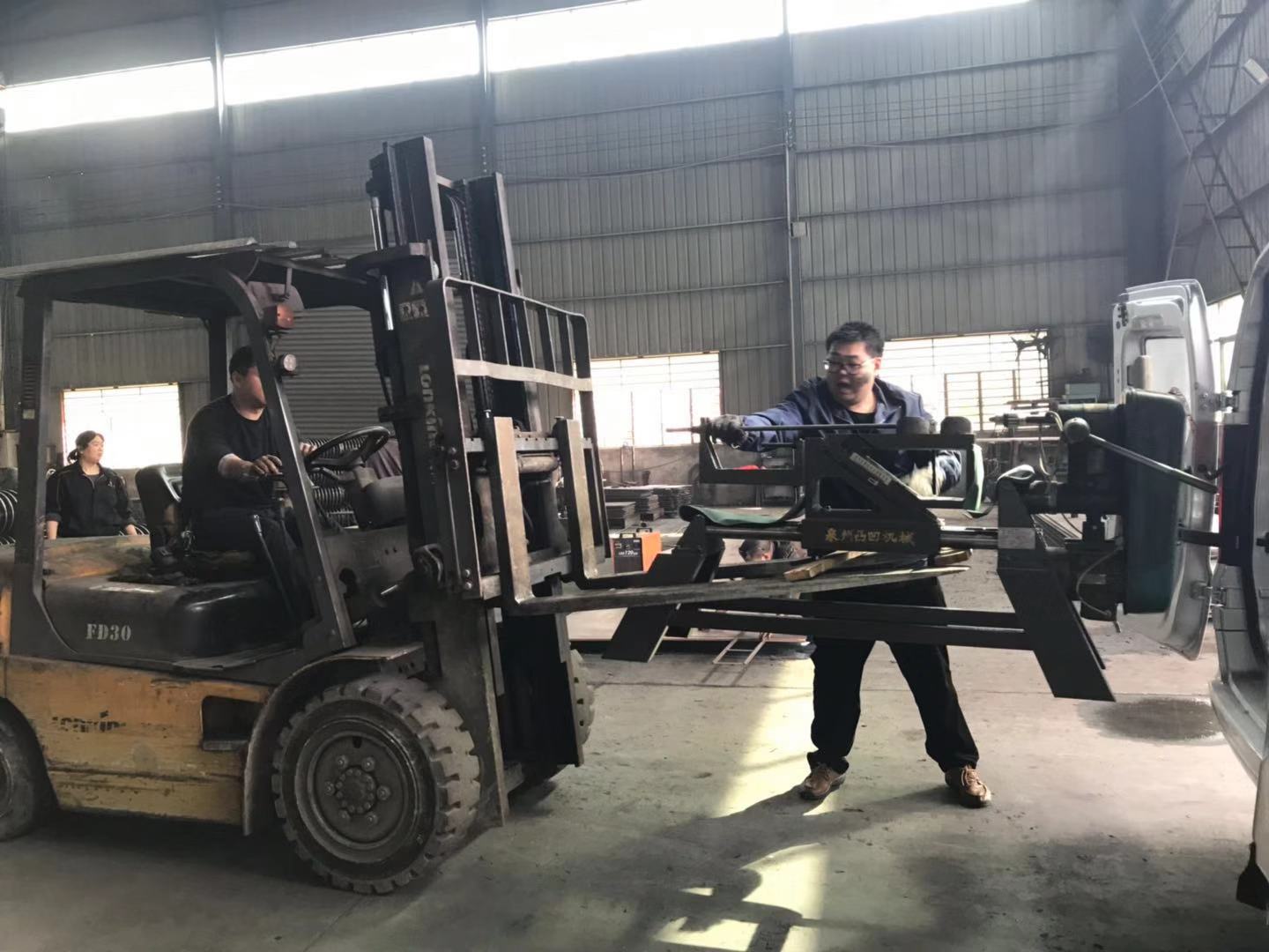 感謝泉州優(yōu)仕特工程機(jī)械有限公司惠購(gòu)圓鋼中心孔鉆床1.2米機(jī)身架
