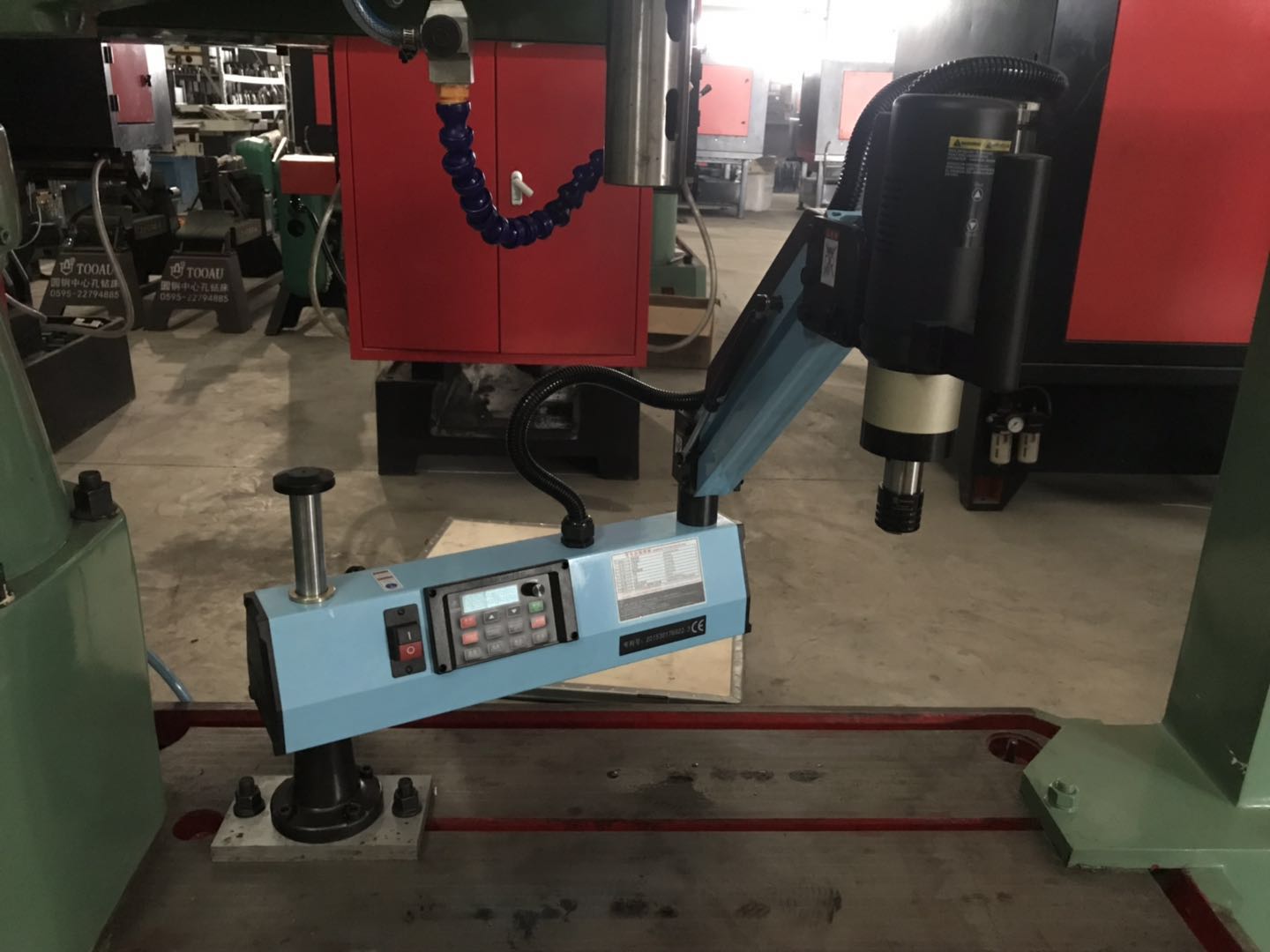 感謝新榮模具廠惠購(gòu)搖臂公司機(jī)垂直M16/鑄造工作臺(tái)
