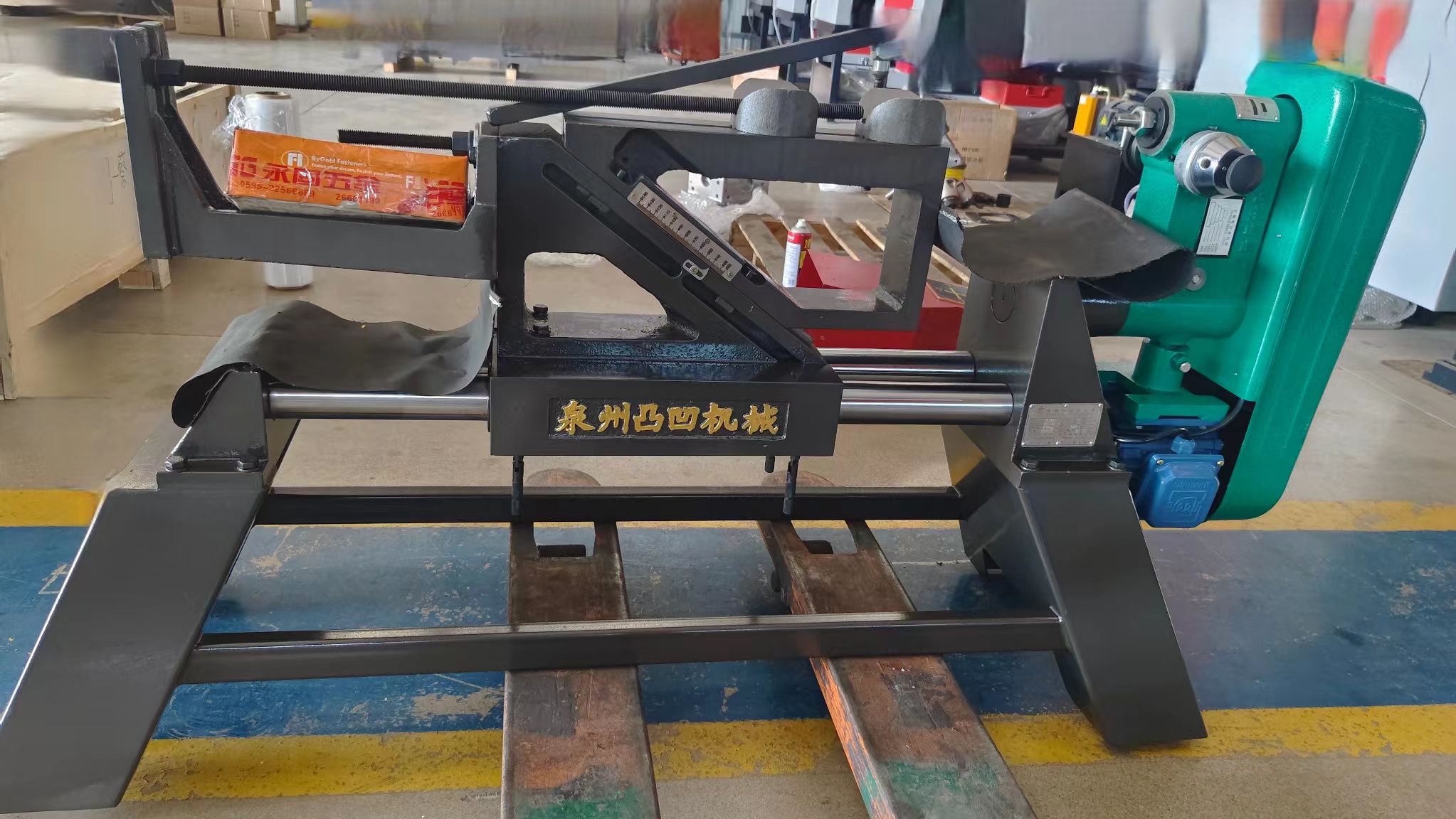 感謝龍口市xx機(jī)電設(shè)備制造有限公司惠購(gòu)1.2米圓鋼中心孔鉆床（整機(jī)）